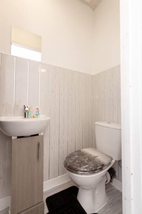 Apartment Suite 3 - Quaint Double Room In A Shared House Sheffield