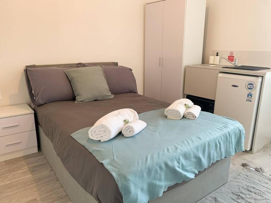 Suite 3 - Quaint Double Room In A Shared House *