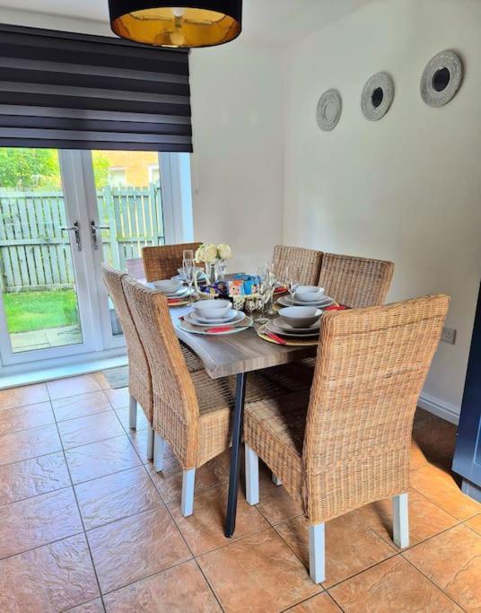 From 3 Bed,2 Bath House With Garden&parking Near Centre&tram Stop Sheffield