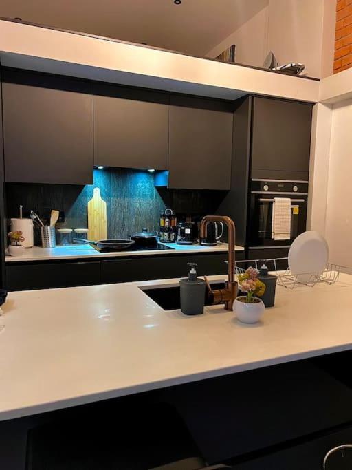 Apartment Cityzenretreat - Mezzanine Sleeps 4 Centre *