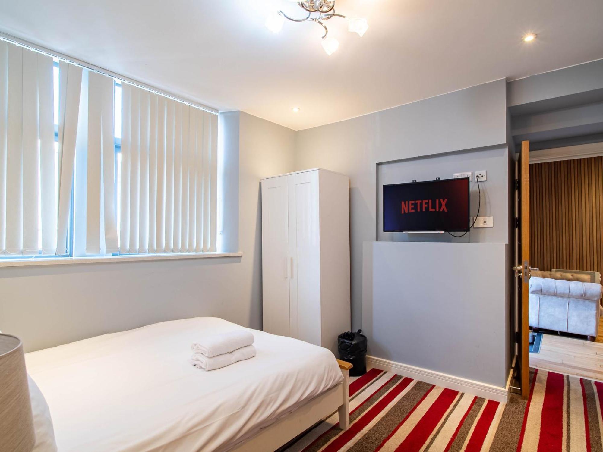 Ebenezer Street Retreat - Spacious 4 Bedroom House * Sheffield