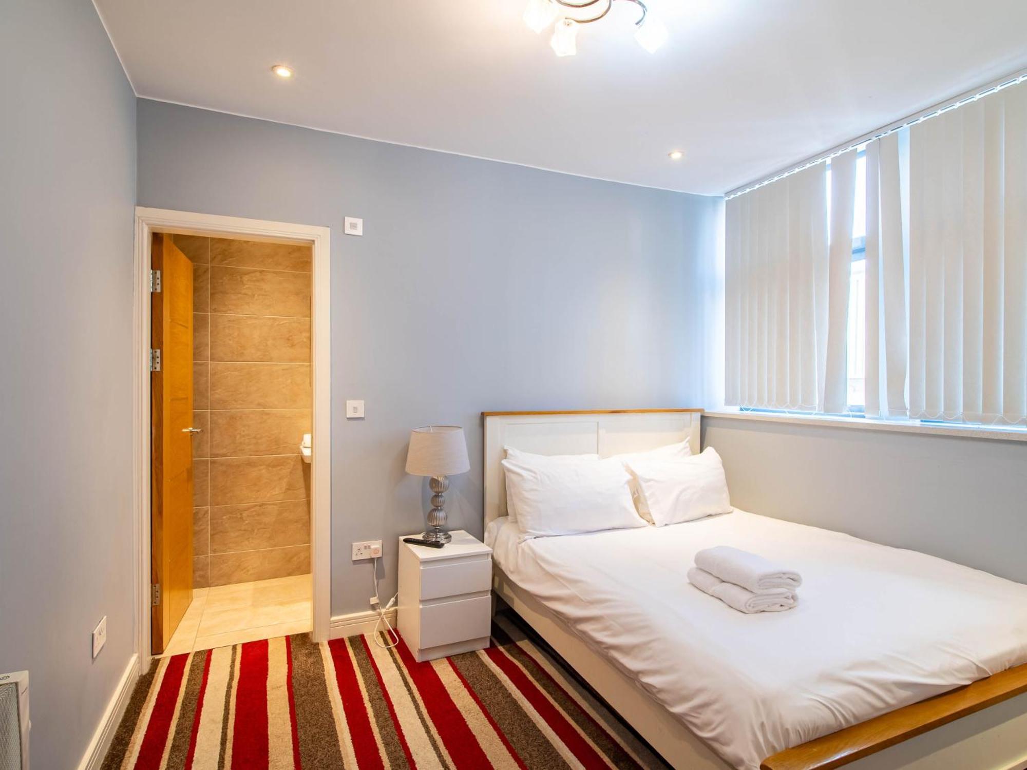 Ebenezer Street Retreat - Spacious 4 Bedroom House * Sheffield
