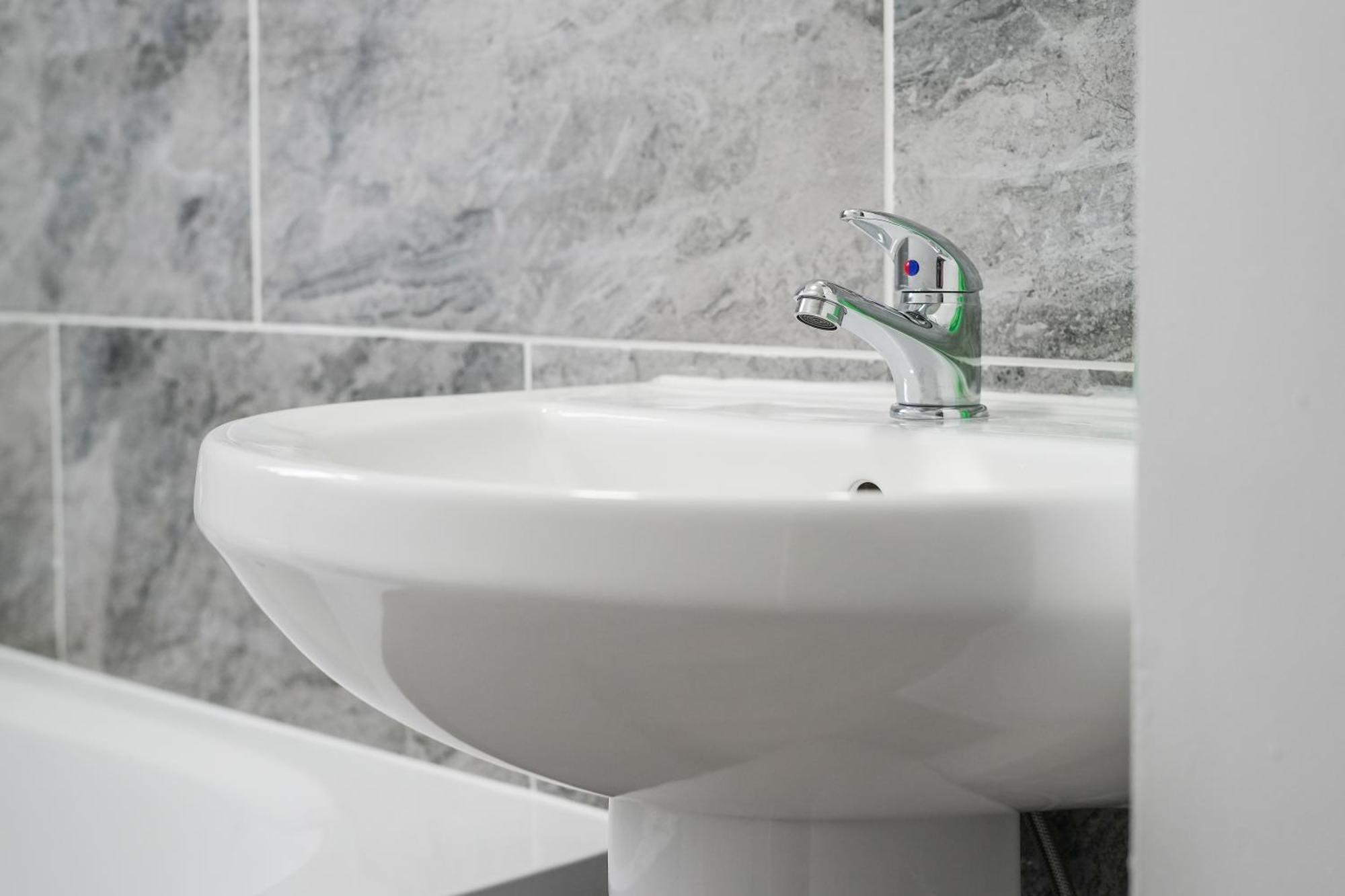 Apartment Myrtle House - Spacious 4 Bed, Free Parking & Close To The Centre, Great For Contractors, Groups & Families - Hosted By Host Save Sheffield