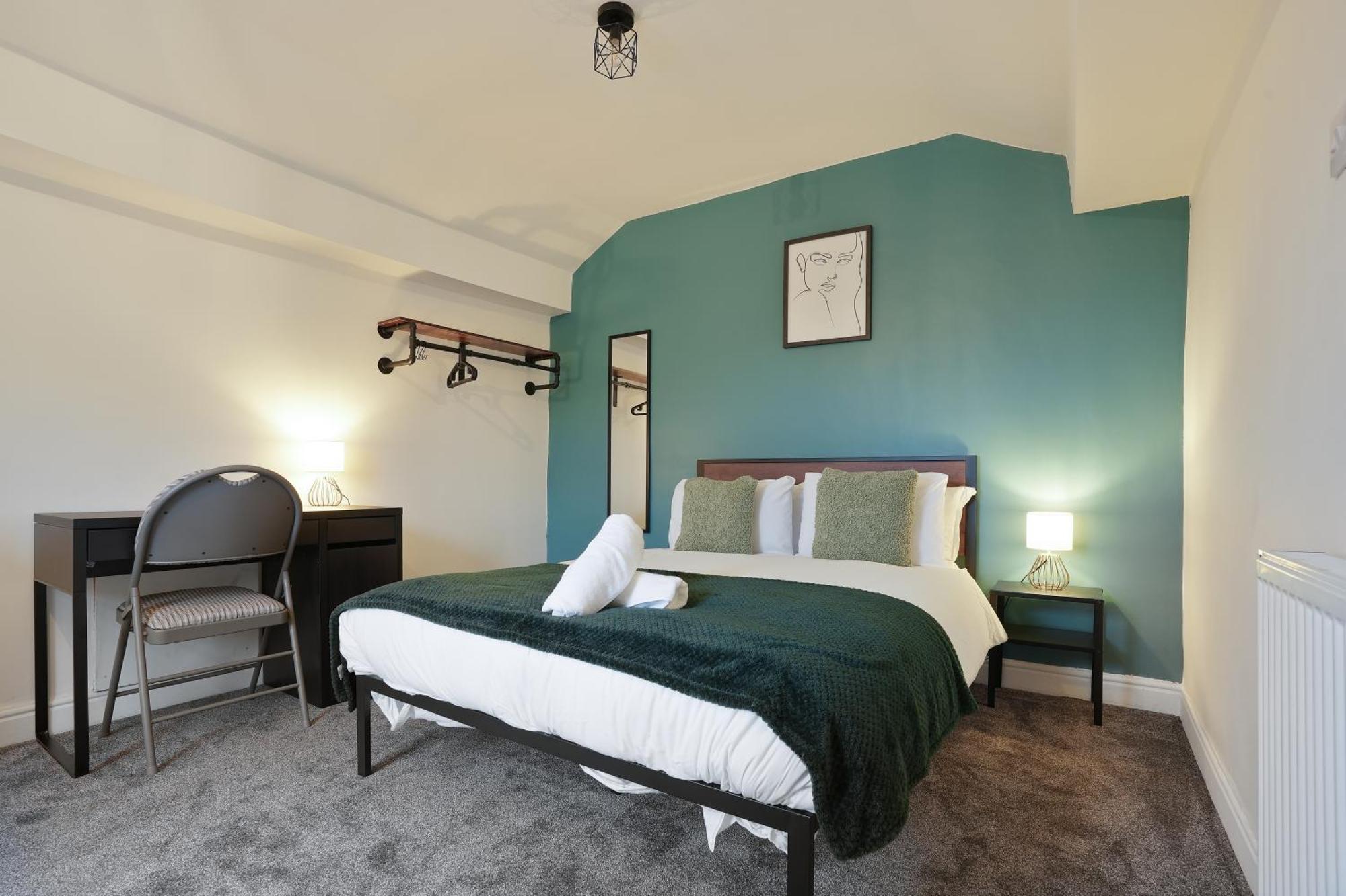 Myrtle House - Spacious 4 Bed, Free Parking & Close To The Centre, Great For Contractors, Groups & Families - Hosted By Host Save Sheffield