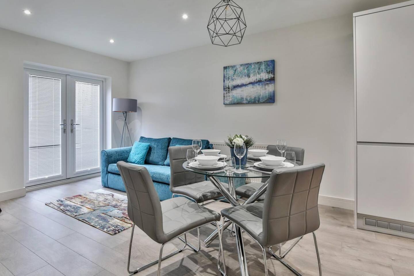 Magnificent, Renovated Whole House With Garden Holiday home