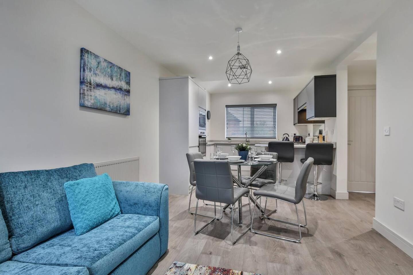 Magnificent, Renovated Whole House With Garden Holiday home Sheffield