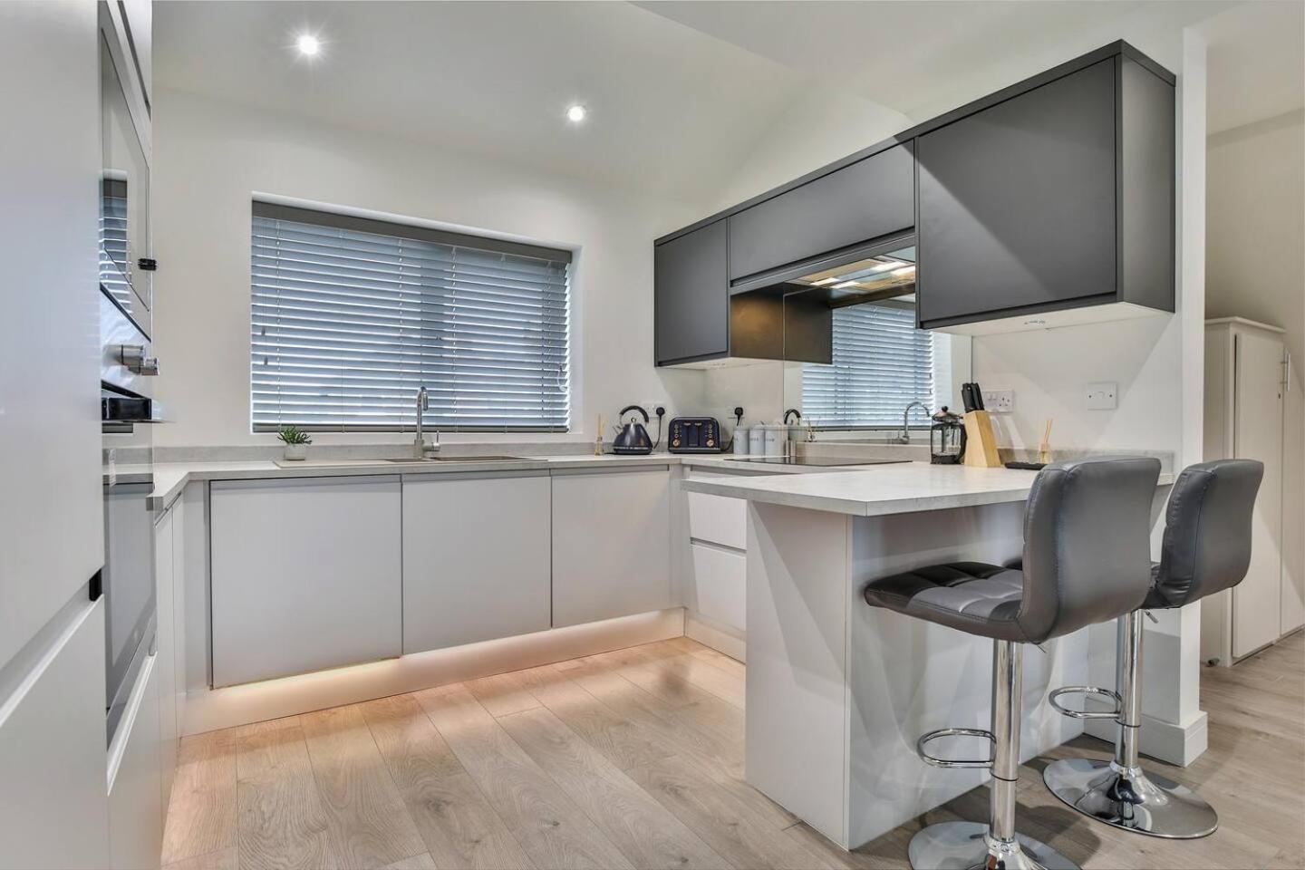 Magnificent, Renovated Whole House With Garden Holiday home
