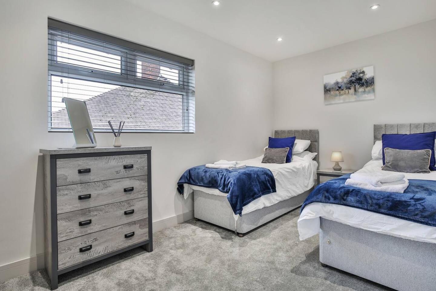 Magnificent, Renovated Whole House With Garden Holiday home *
