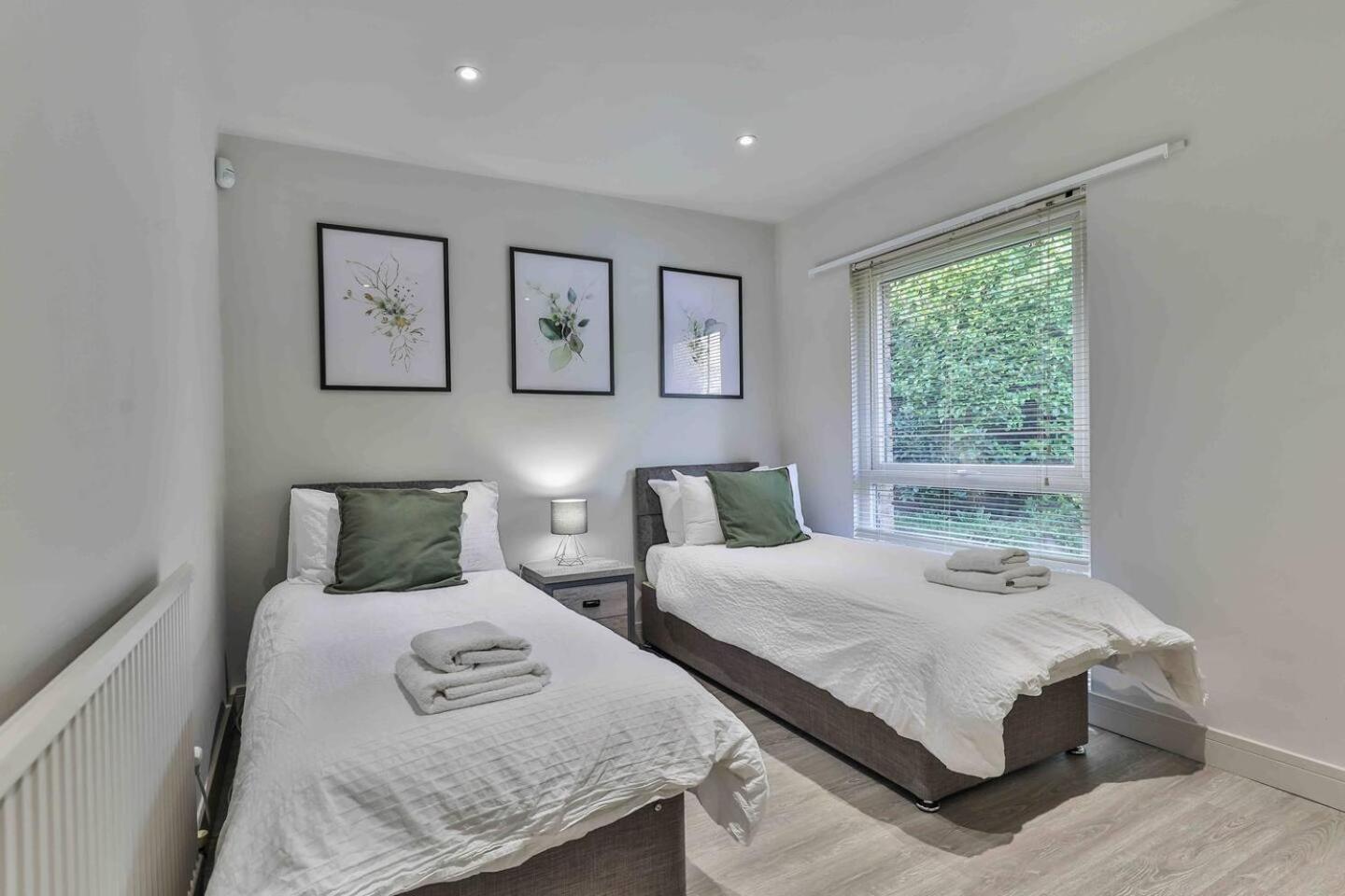 3 Bedroom Close To Peak District With Garden Sheffield