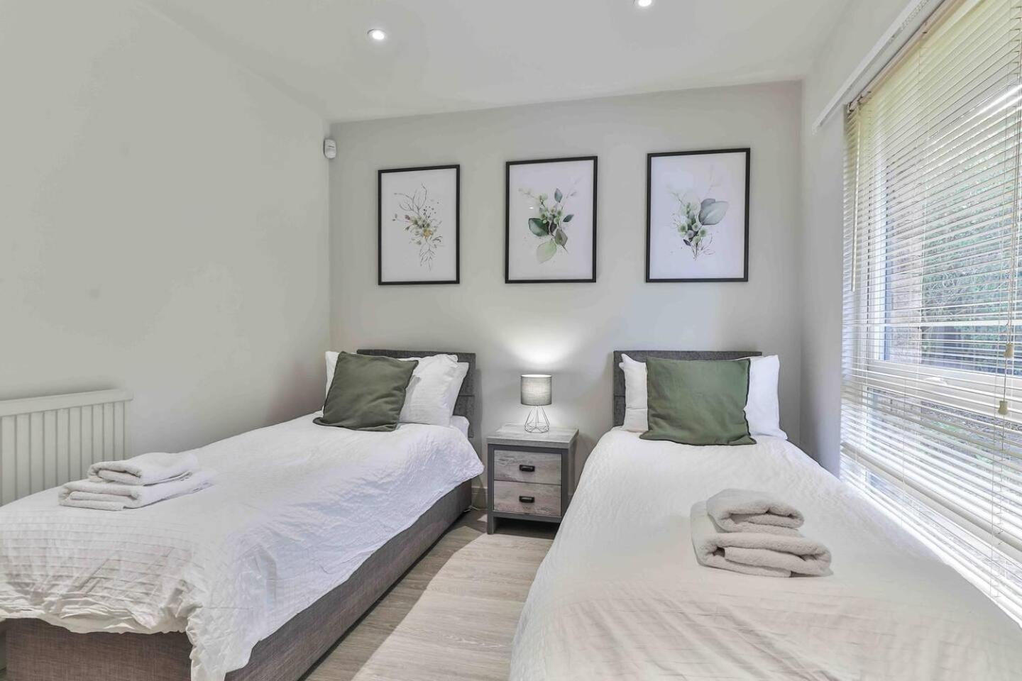 3 Bedroom Close To Peak District With Garden Sheffield