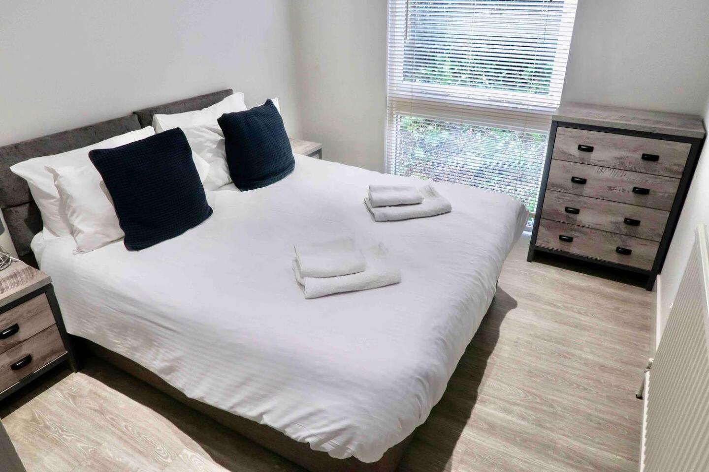 3 Bedroom Close To Peak District With Garden *