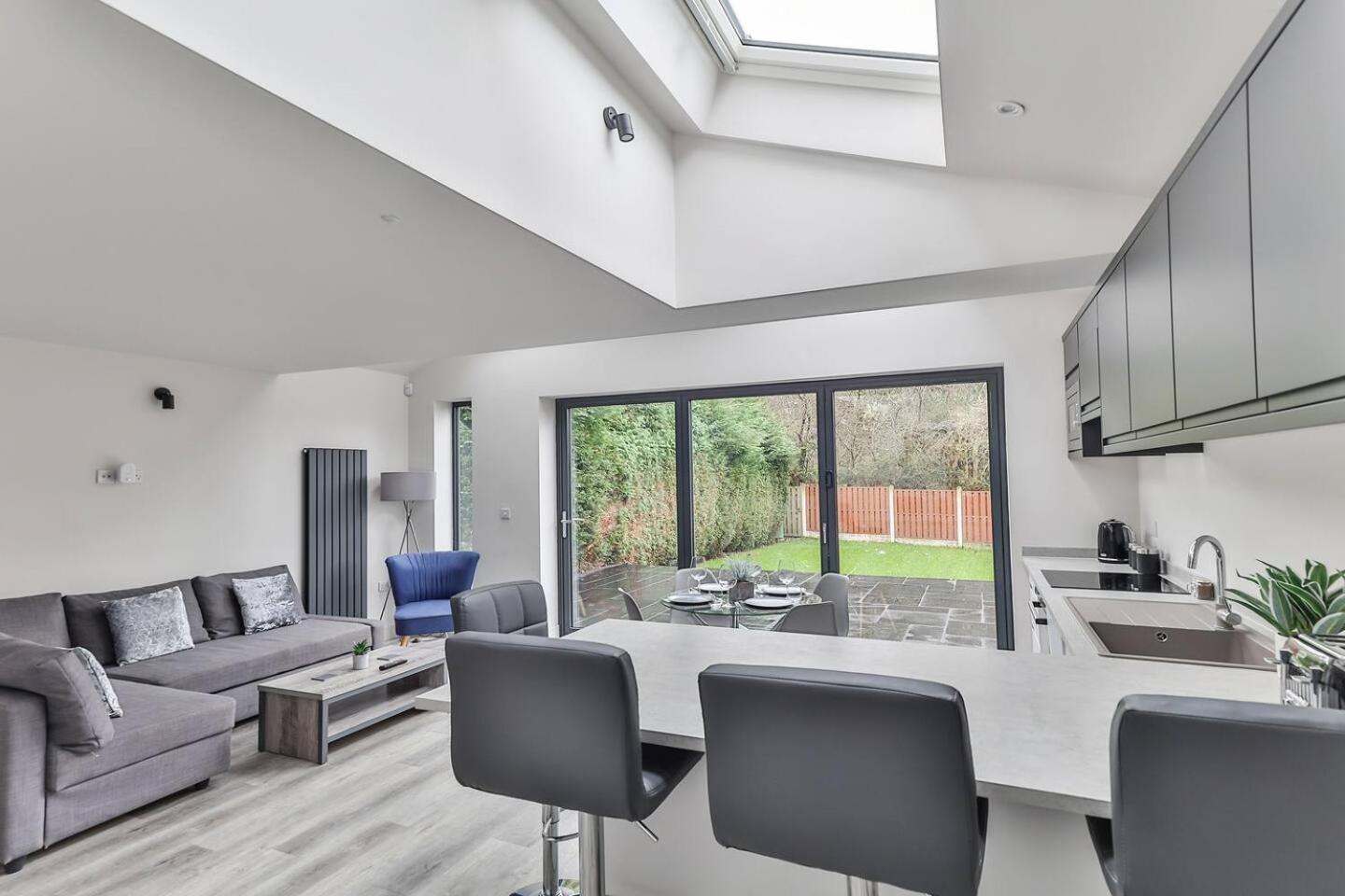 Spacious, Modern 2 Bed With Ensuites Aparthotel *