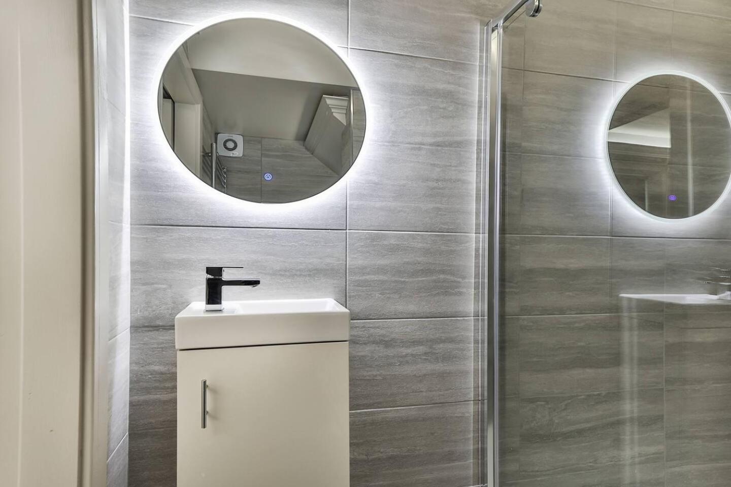Aparthotel Spacious, Modern 2 Bed With Ensuites Sheffield