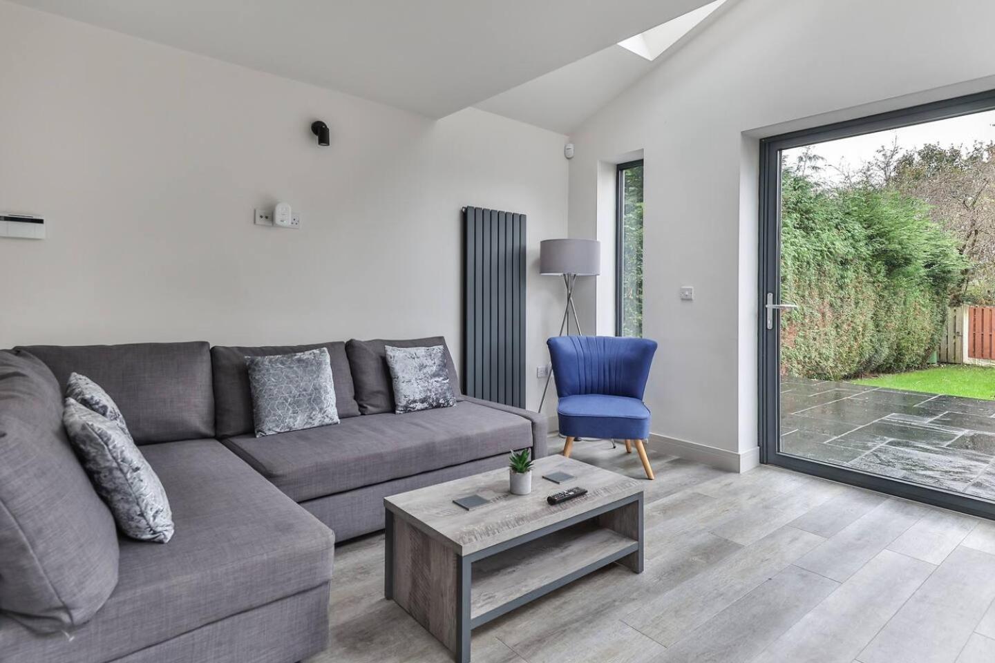 Spacious, Modern 2 Bed With Ensuites