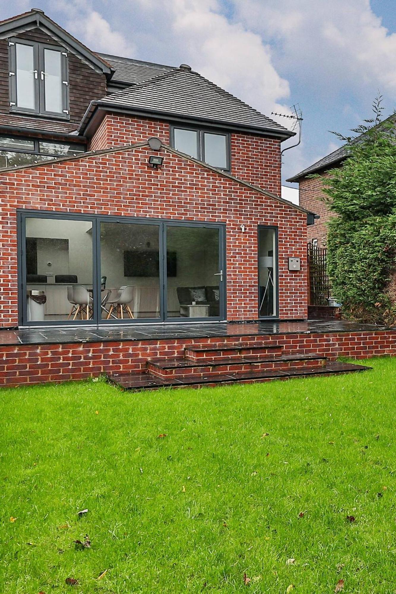 Spacious, Modern 2 Bed With Ensuites Aparthotel