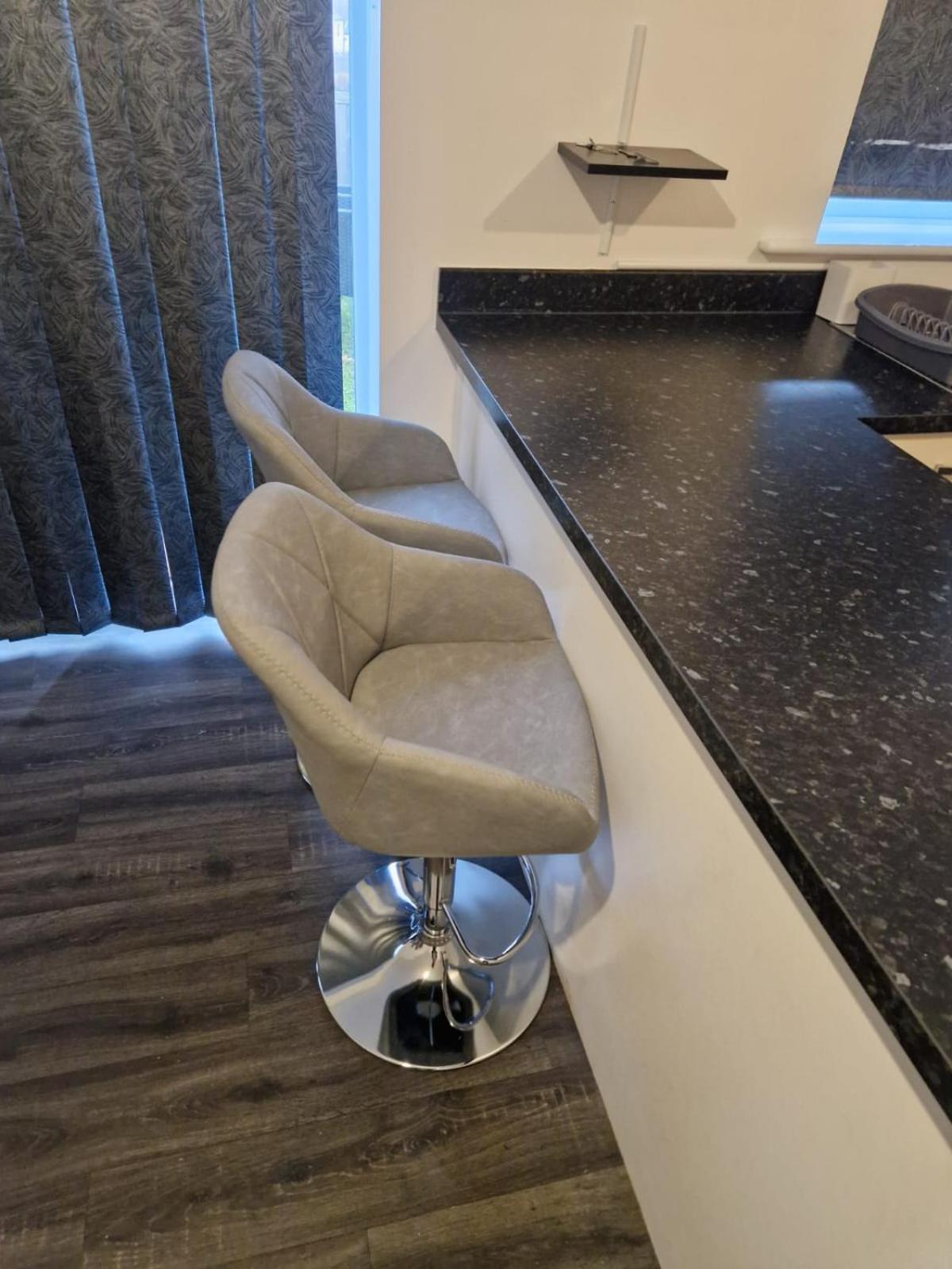 Spacious Luxurious Serviced 4