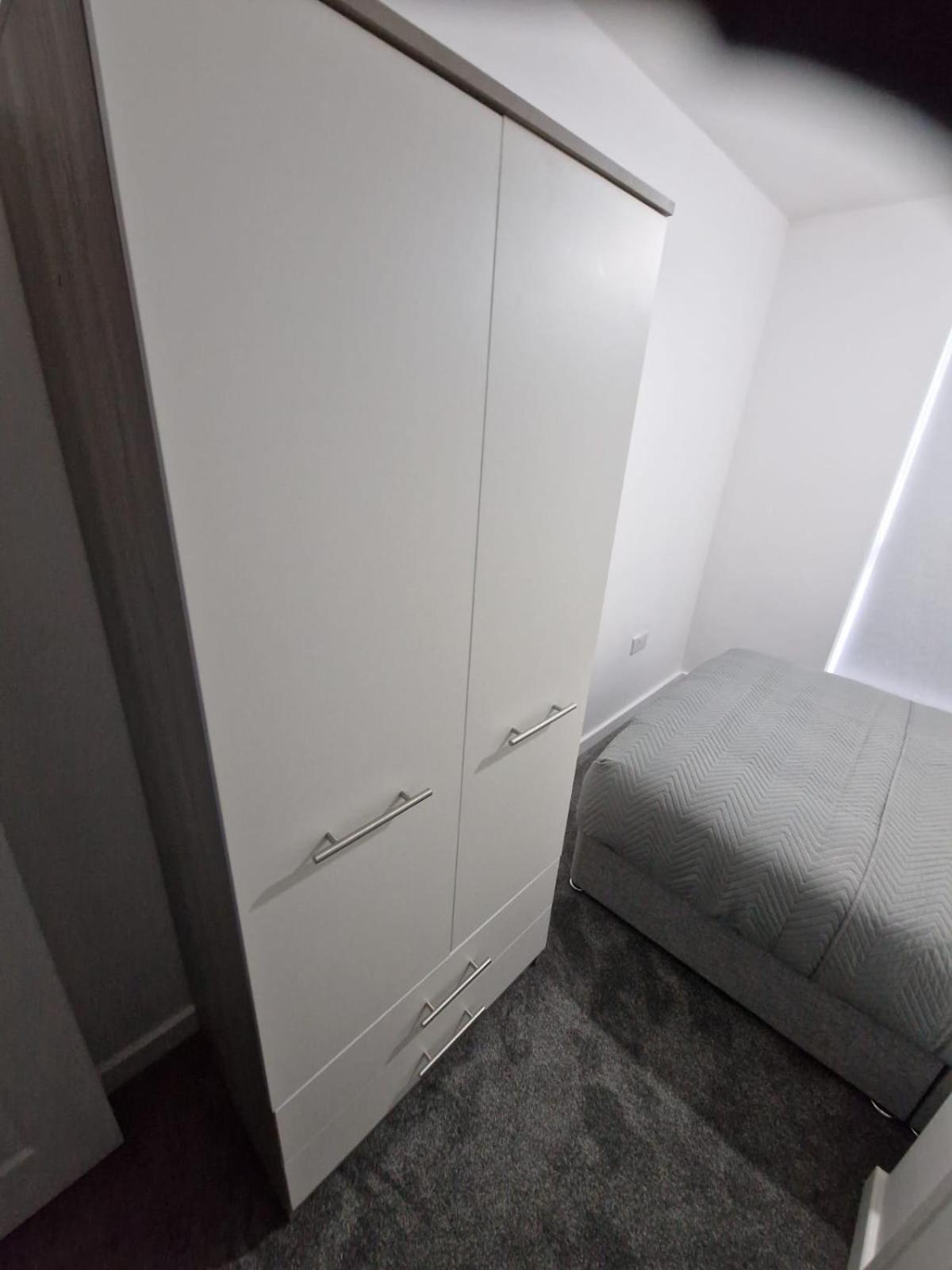 Spacious Luxurious Serviced 4