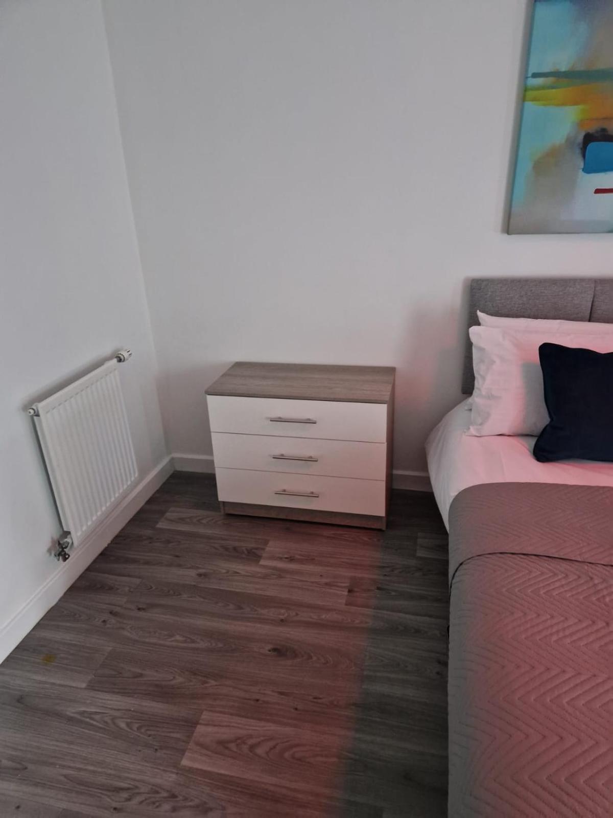 Spacious Luxurious Serviced 4 *