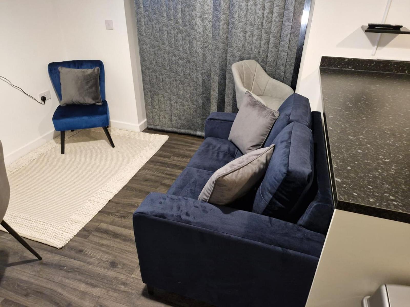 Spacious Luxurious Serviced 4 Guest house