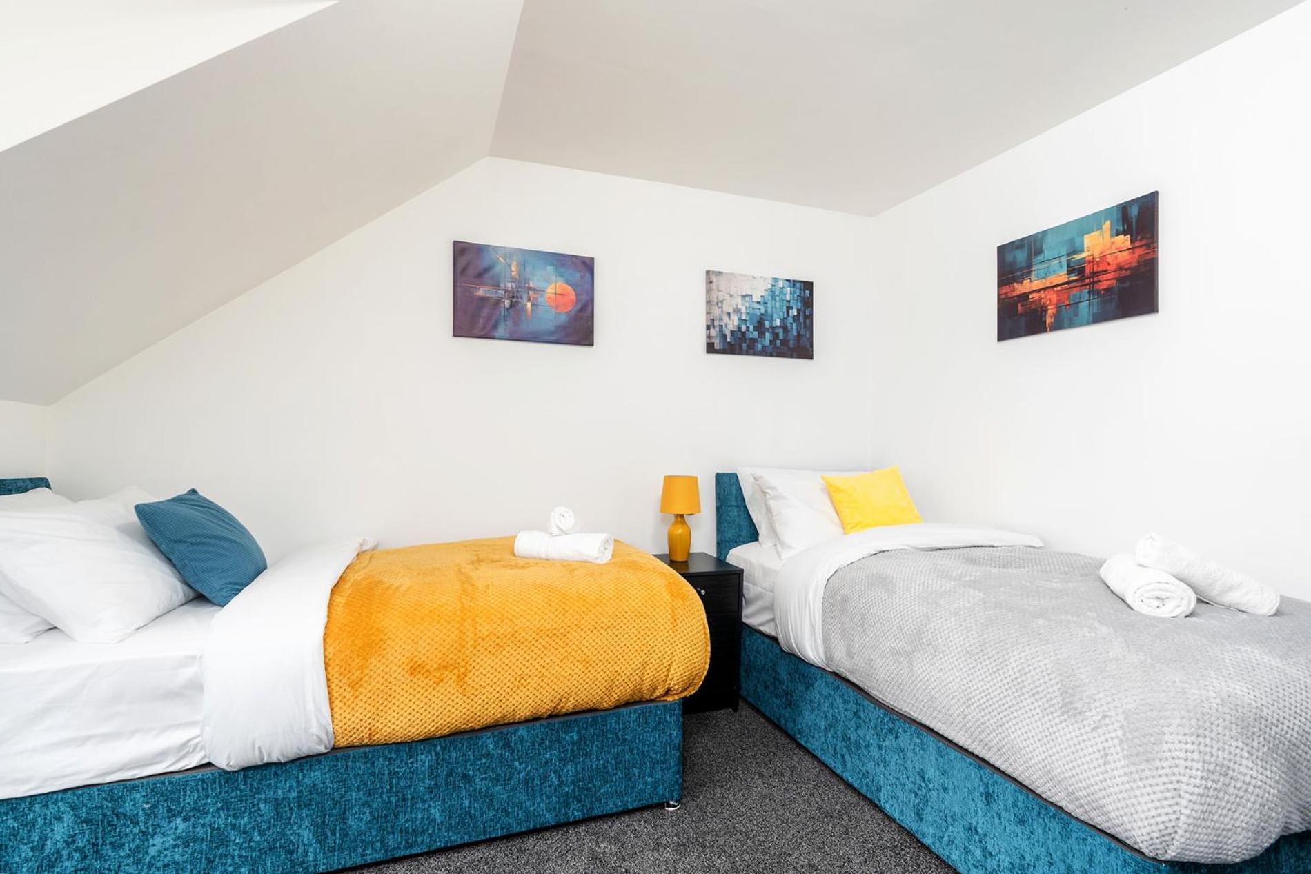 Two-storey Flat For Contractors And Families * Sheffield