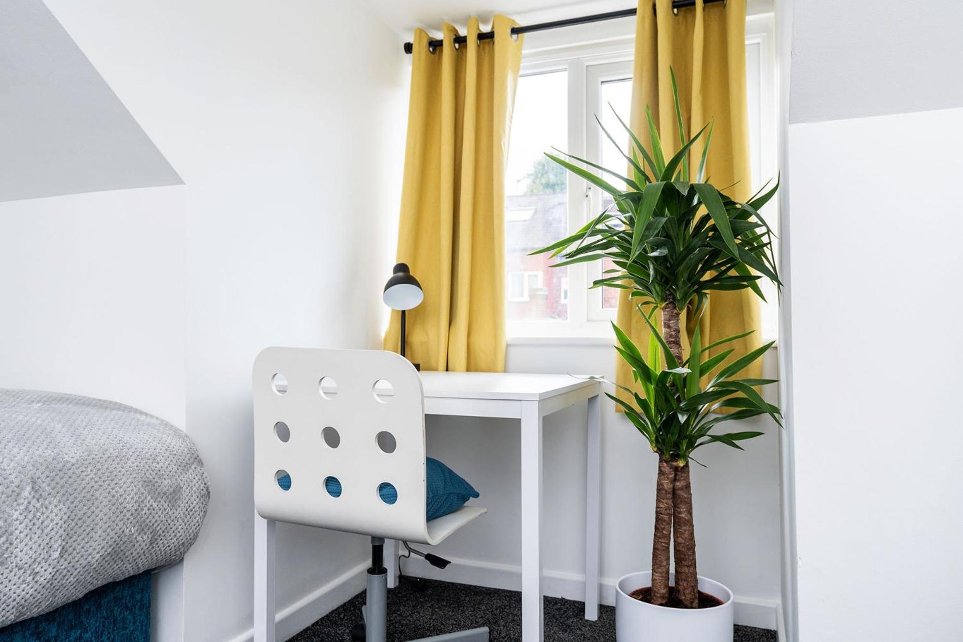 Two-storey Flat For Contractors And Families Apartamento