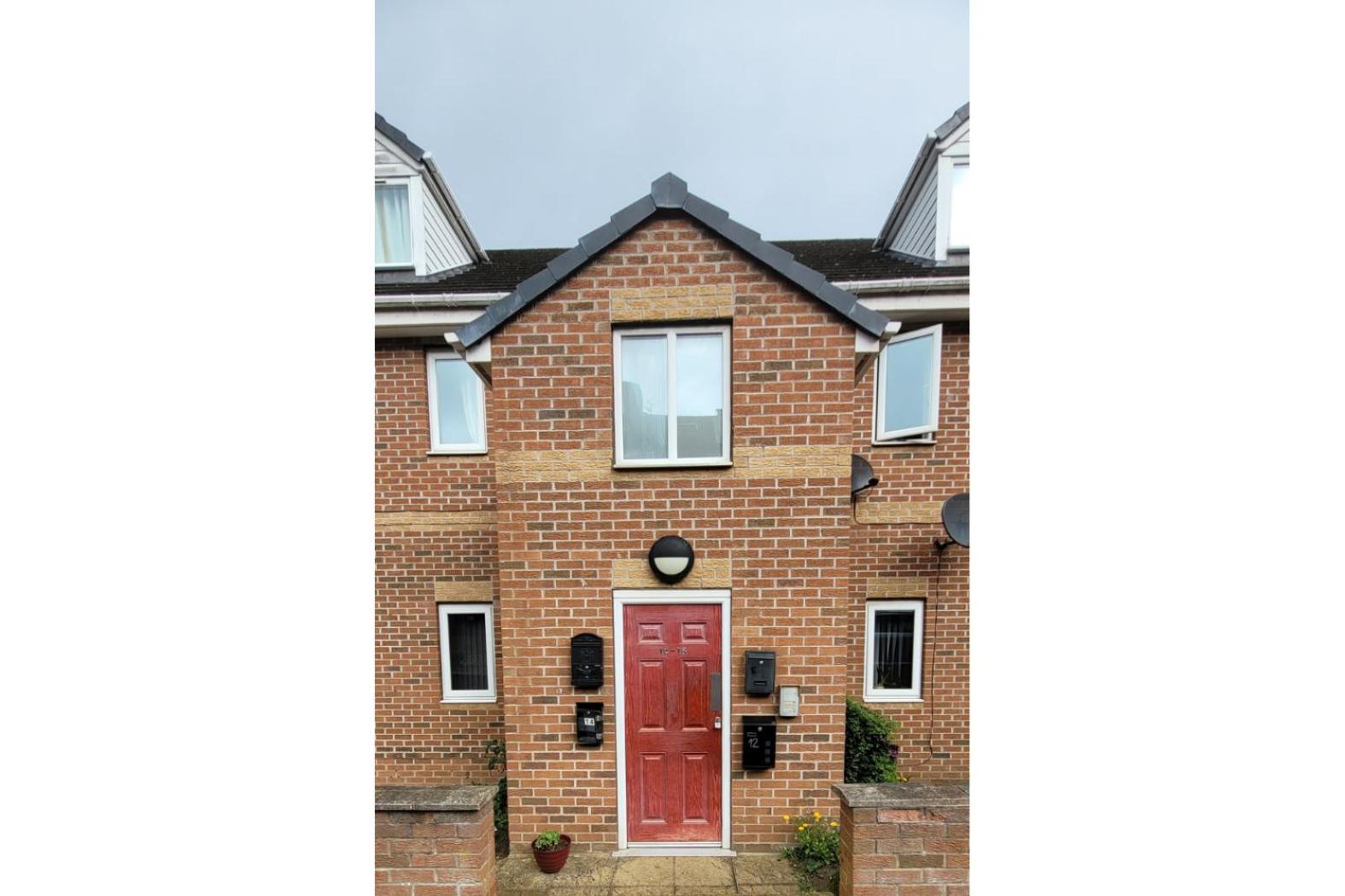 Two-storey Flat For Contractors And Families * Sheffield
