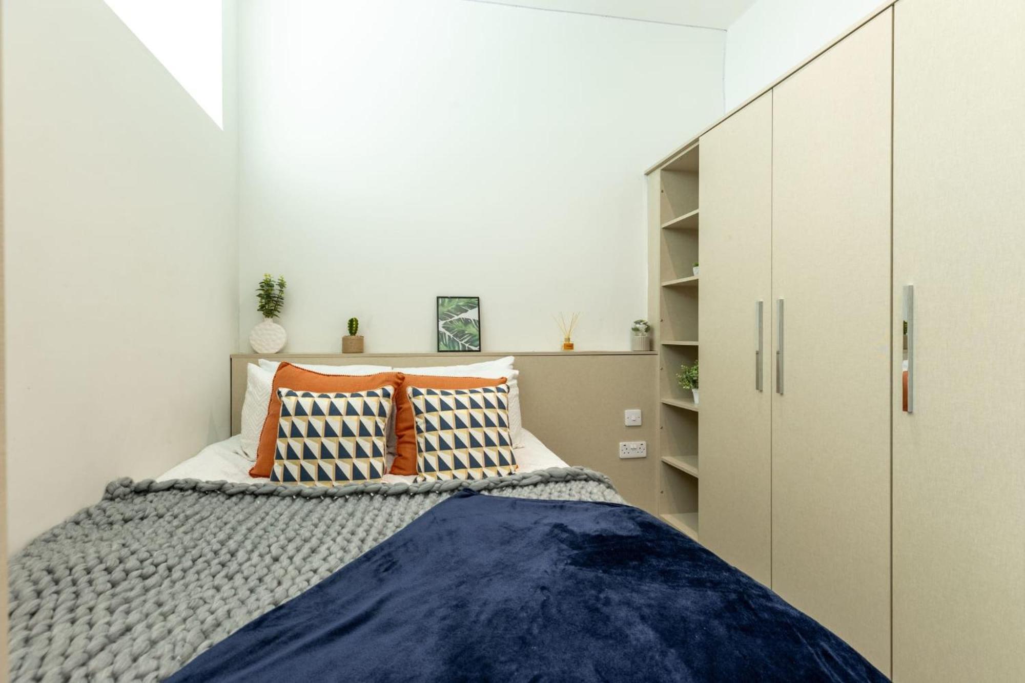 Apartment Stylish Living With Stunning Views In Sheffield's Redvers Tower Sheffield