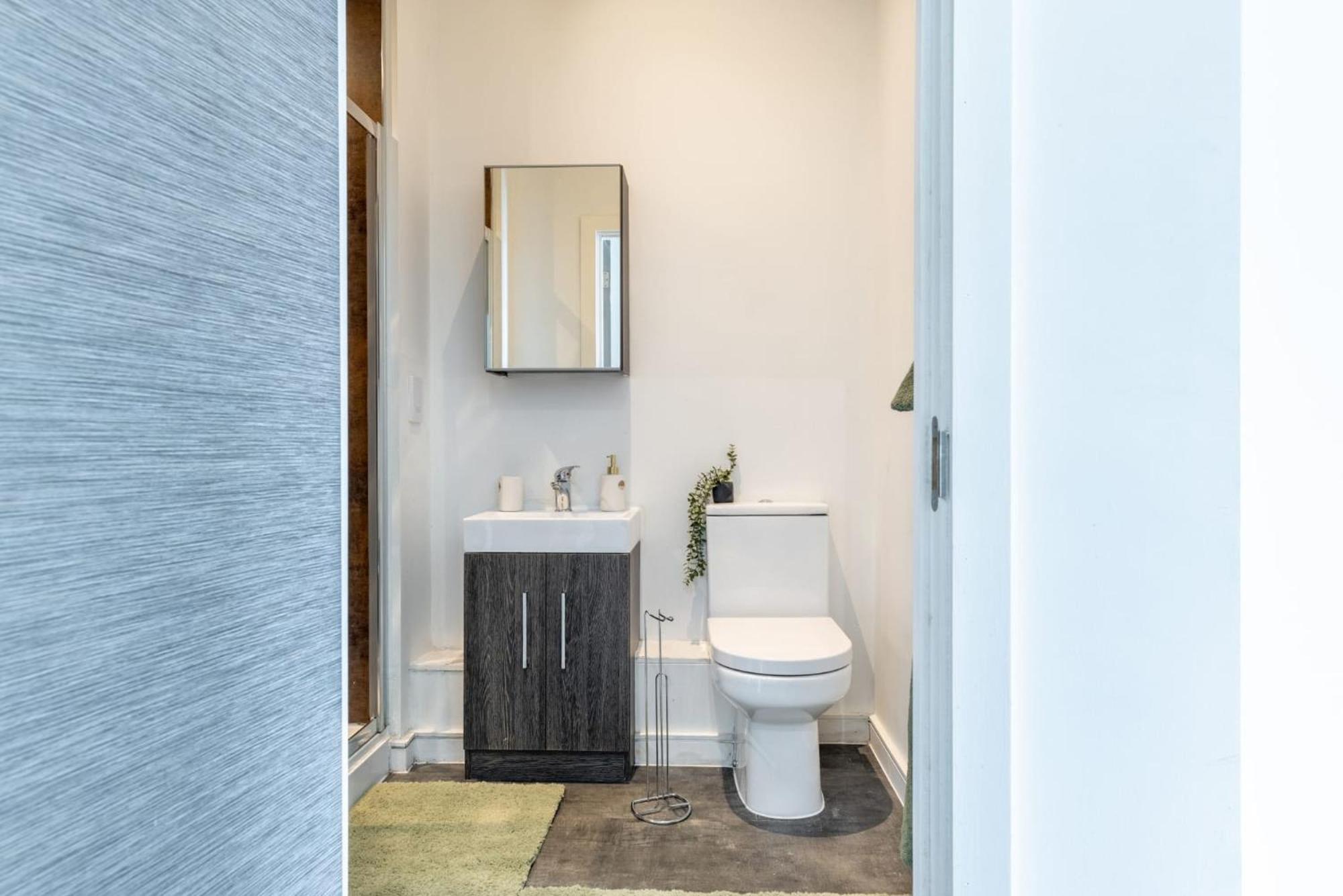 Stylish Living With Stunning Views In Sheffield's Redvers Tower Apartment Sheffield