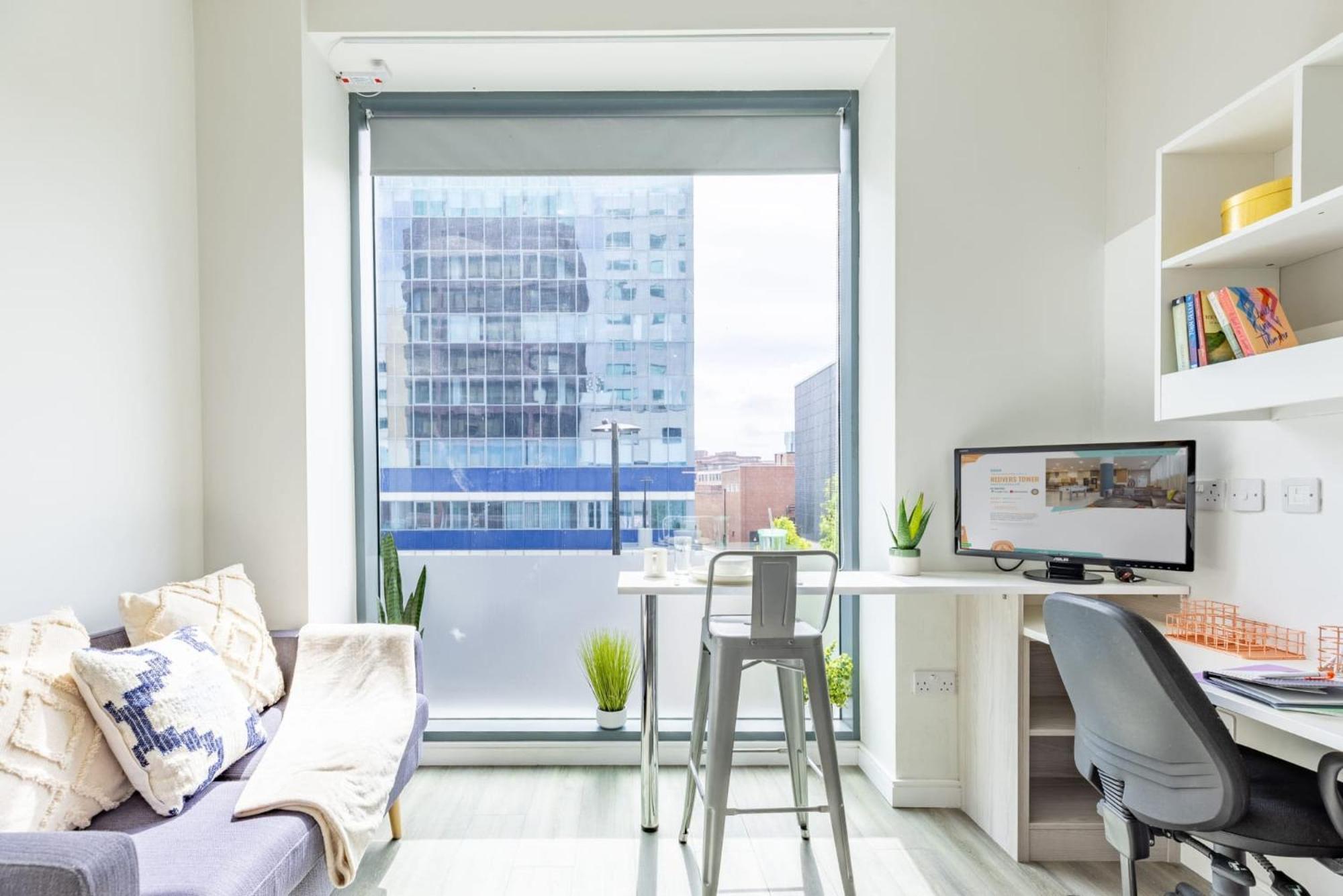Stylish Living With Stunning Views In Sheffield's Redvers Tower