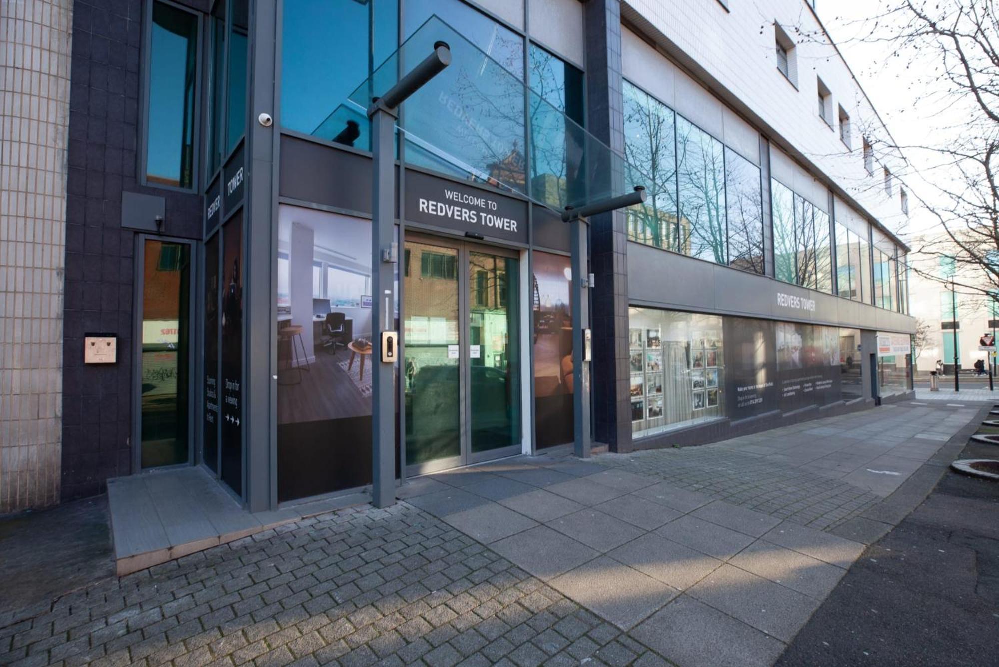 Stylish Living With Stunning Views In Sheffield's Redvers Tower