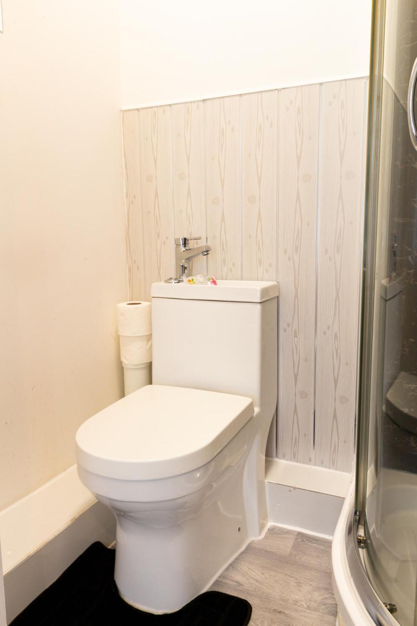 Suite 3 - Quaint Double Room In A Shared House Apartment Sheffield