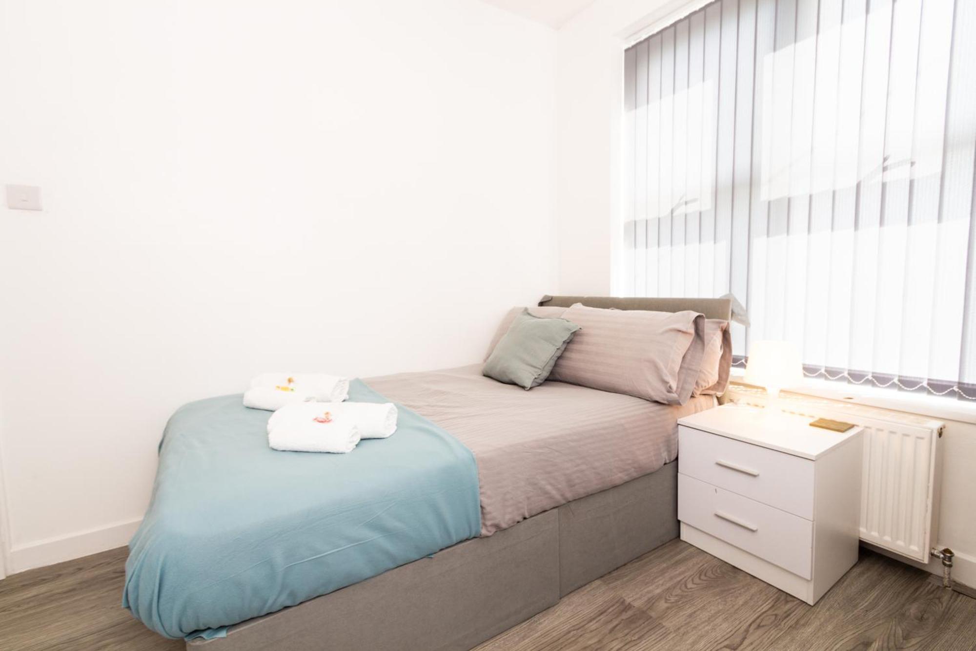 Suite 3 - Quaint Double Room In A Shared House Apartment *