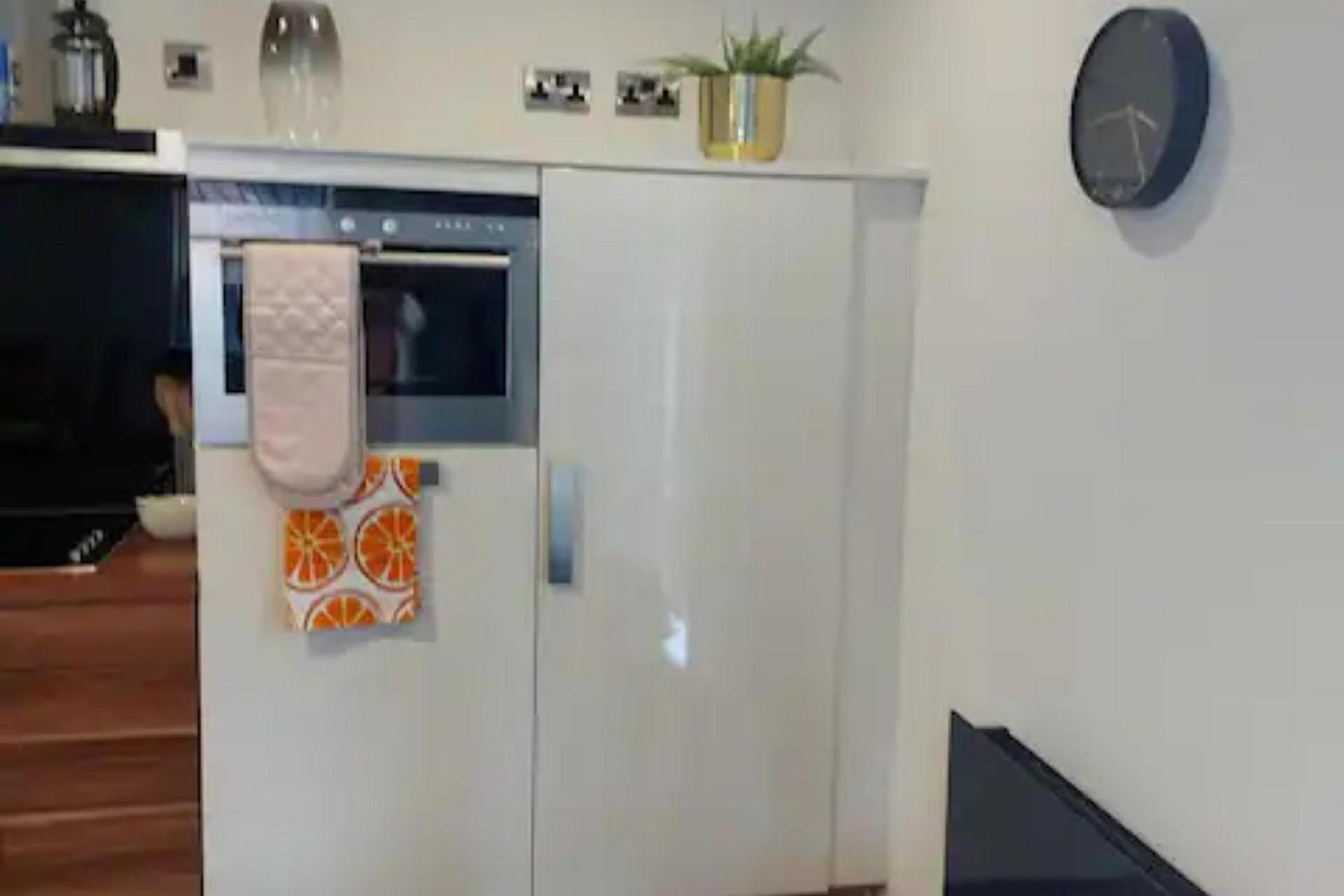 Apartment Modern 2-bed -12 Min Walk To Centre