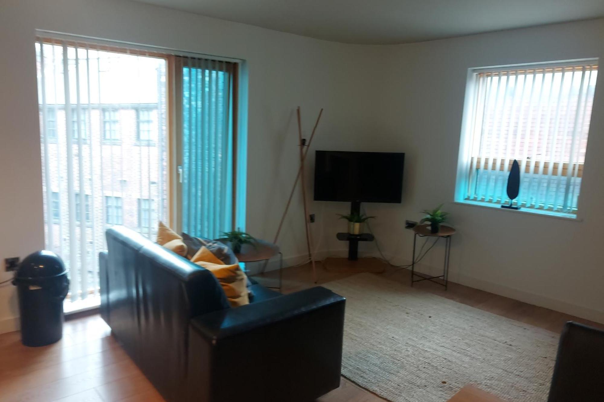 Modern 2-bed -12 Min Walk To Centre Apartment