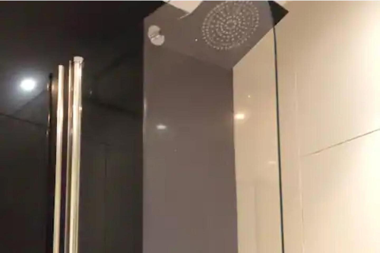 Apartment Modern 2-bed -12 Min Walk To Centre *
