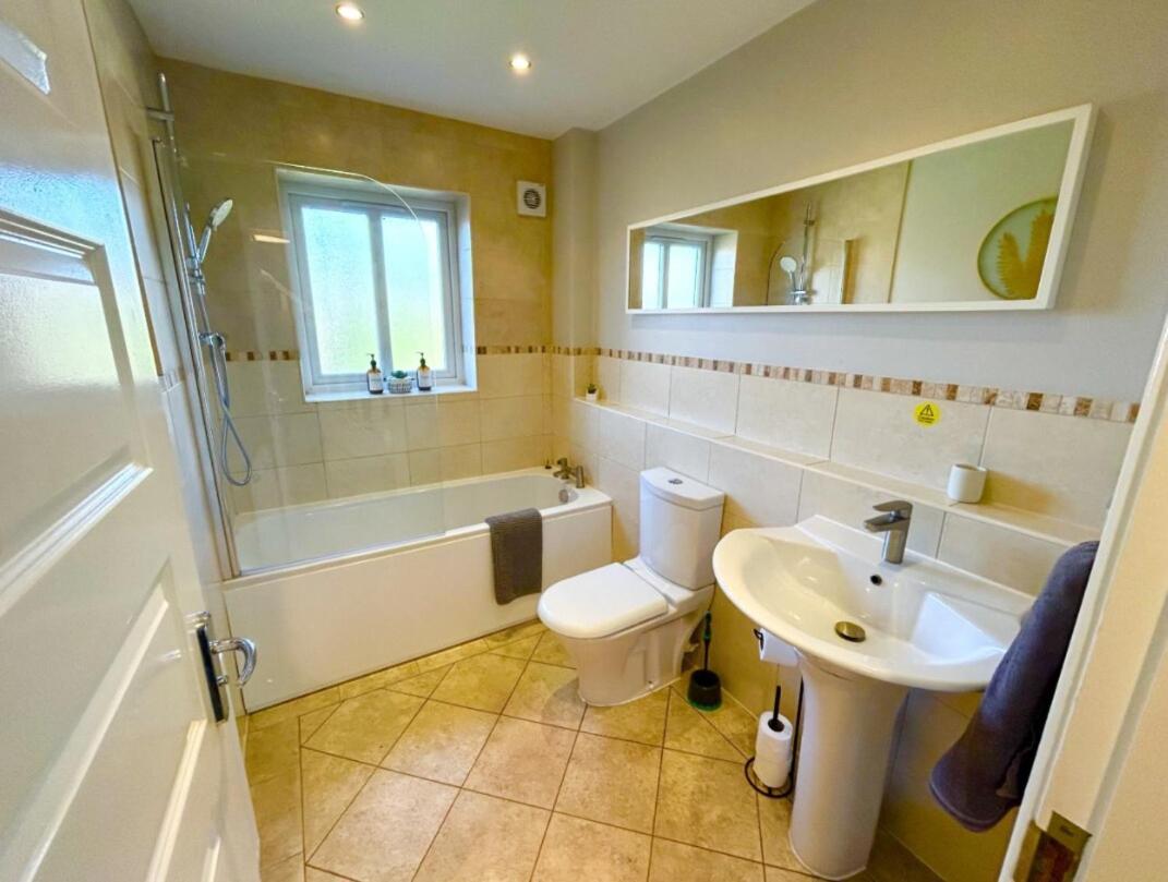 Spacious & Stylish 5br Townhouse - Free Parking Apartment Sheffield