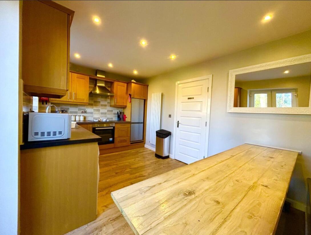 Apartment Spacious & Stylish 5br Townhouse - Free Parking *