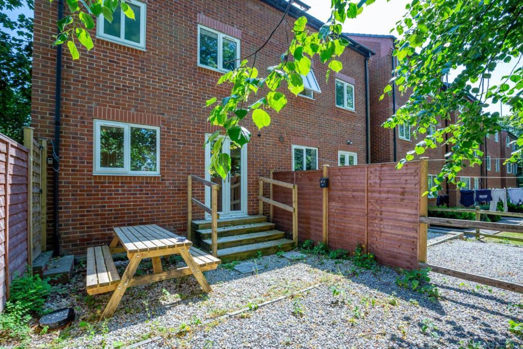Spacious & Stylish 5br Townhouse - Free Parking Sheffield