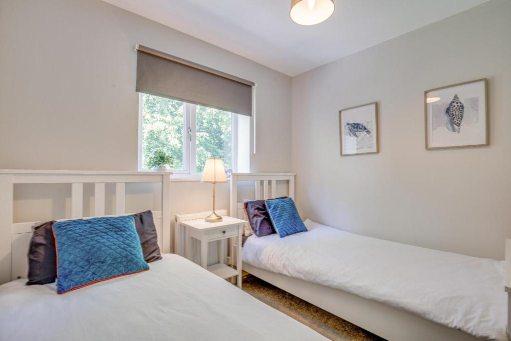 Spacious & Stylish 5br Townhouse - Free Parking