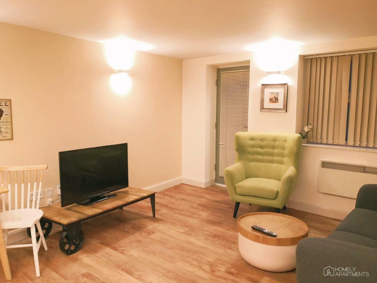 Homely Serviced - Figtree Apartment